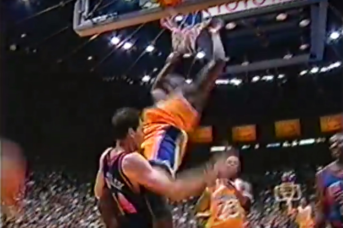 Shaquille O'Neal dunk sur Chris Dudley