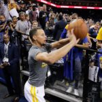 NBA – Steph Curry marque du tunnel… sur son premier essai