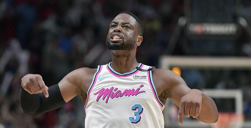 Dwyane Wade a déclaré que les deux premières places du top all-time des arrières étaient occupées par Michael Jordan et Kobe Bryant