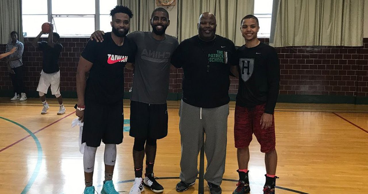 Kyrie Irving a sauvé son ancien lycée d'une fermeture