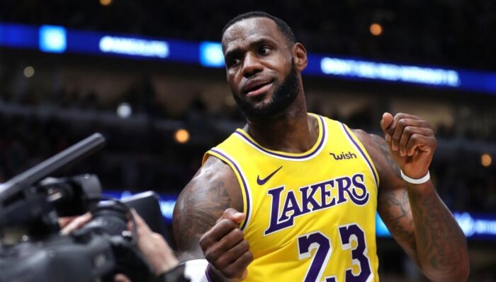 Selon Chris Haynes de Yahoo Sports, Tyronn Lue et Monty Williams seraient les favoris à la sucession de Luke Walton en tant que coach des Lakers