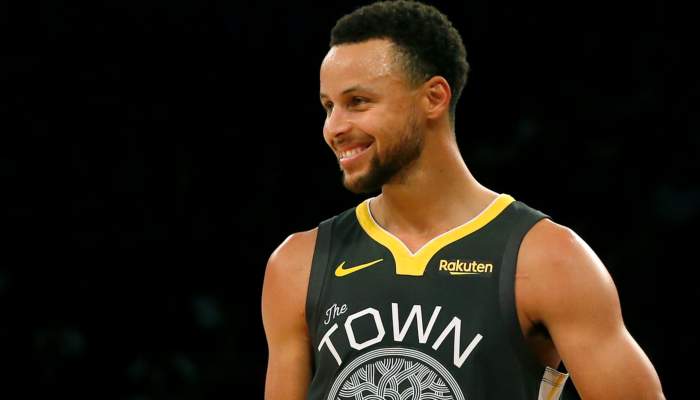 Stephen Curry a dévoilé ses 5 meilleurs joueurs all-time lors de l'avant-première d'un documentaire sur sa vie personnelle