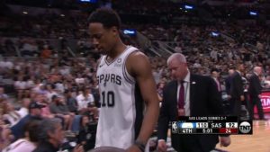 NBA – DeMar DeRozan se fait éjecter après avoir lancé la balle sur l&rsquo;arbitre