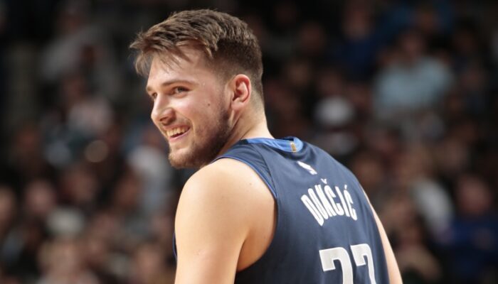 Doncic critiqué par Hollins