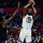 NBA – Kevin Durant avance dans l&rsquo;histoire des playoffs
