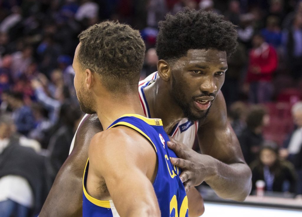 Stephen Curry et Joel Embiid