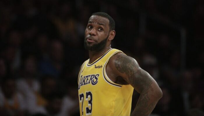 LeBron James sous le maillot des Lakers