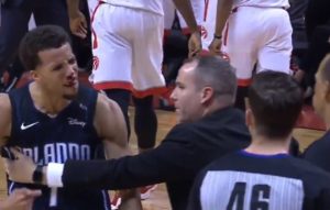NBA – Michael Carter-Williams en sang… mais pas de coup de sifflet
