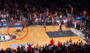 NBA – Un membre des Nets s’étale en plein milieu du terrain