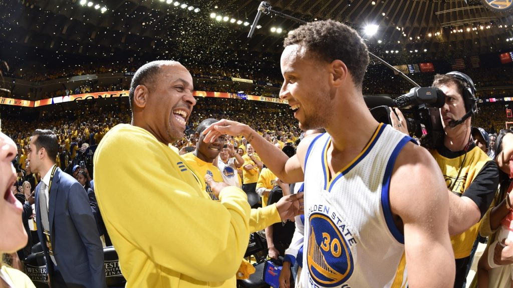 Dell Curry et son fils Steph célèbrent