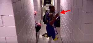 NBA – Andre Iguodala trolle les caméras du Moda Center