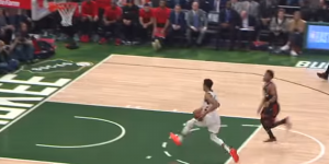 NBA – Top 5 : Giannis traverse le terrain en… 2 dribbles