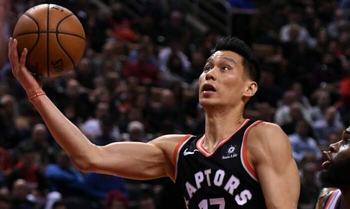 Jeremy Lin avec les Raptors lors d'un match face aux Knicks