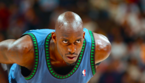 NBA – La superstar que Kevin Garnett a malmené en 1 contre 1… à 18 ans !