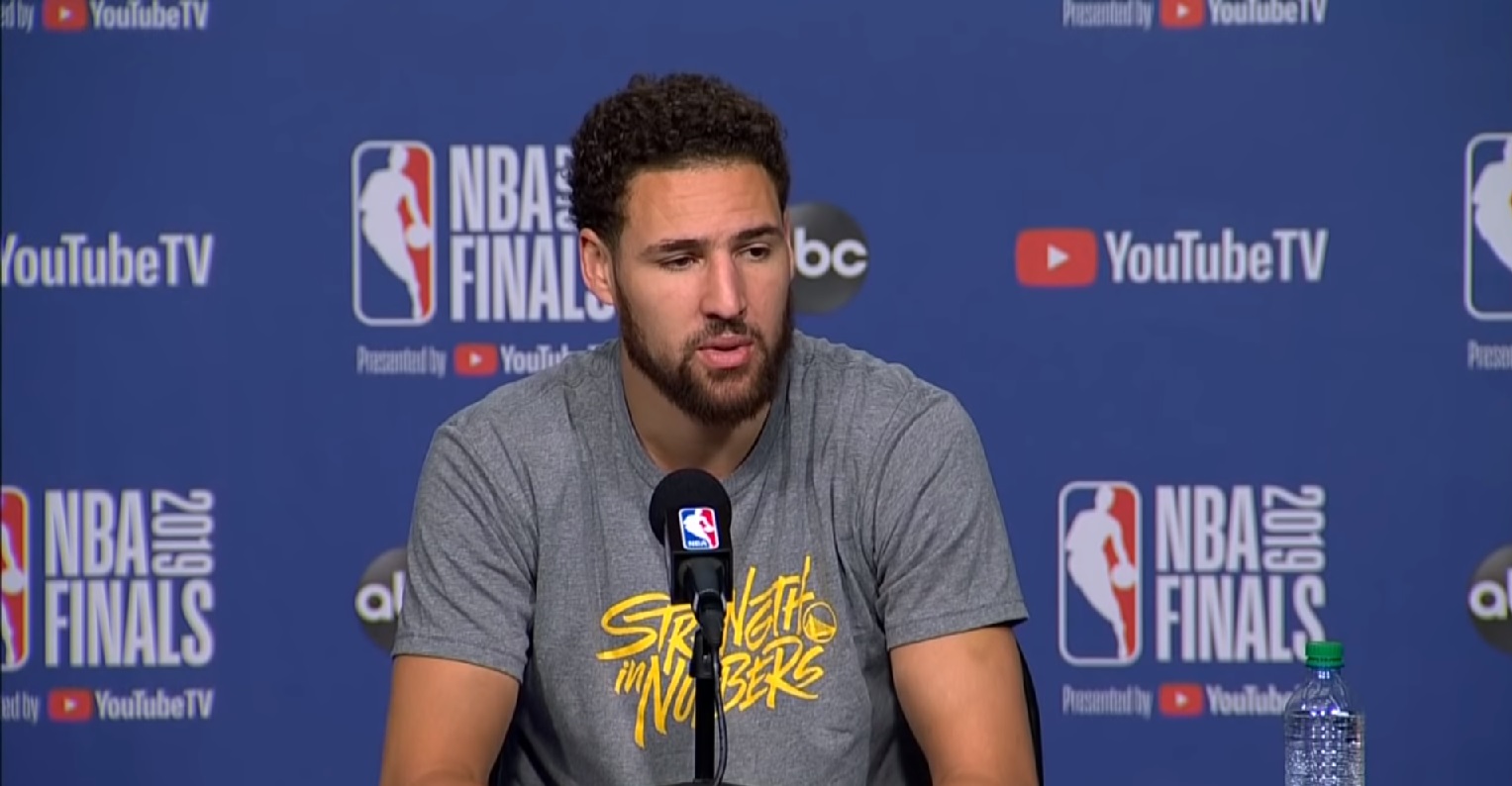 Klay Thompson en conférence de presse