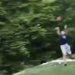 NBA – En tongs, Luka Doncic marque un gros tir !