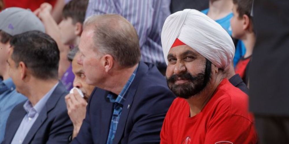 nav bhatia fan de toronto raptors