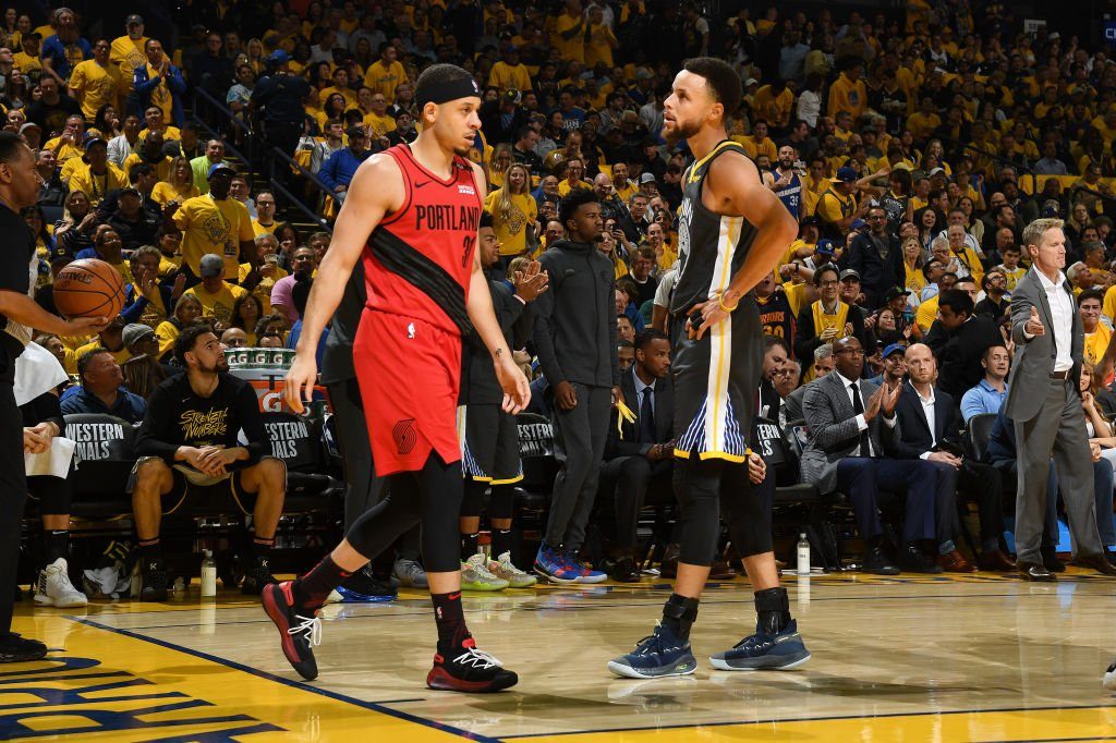 Seth et Steph Curry au duel pendant les playoffs