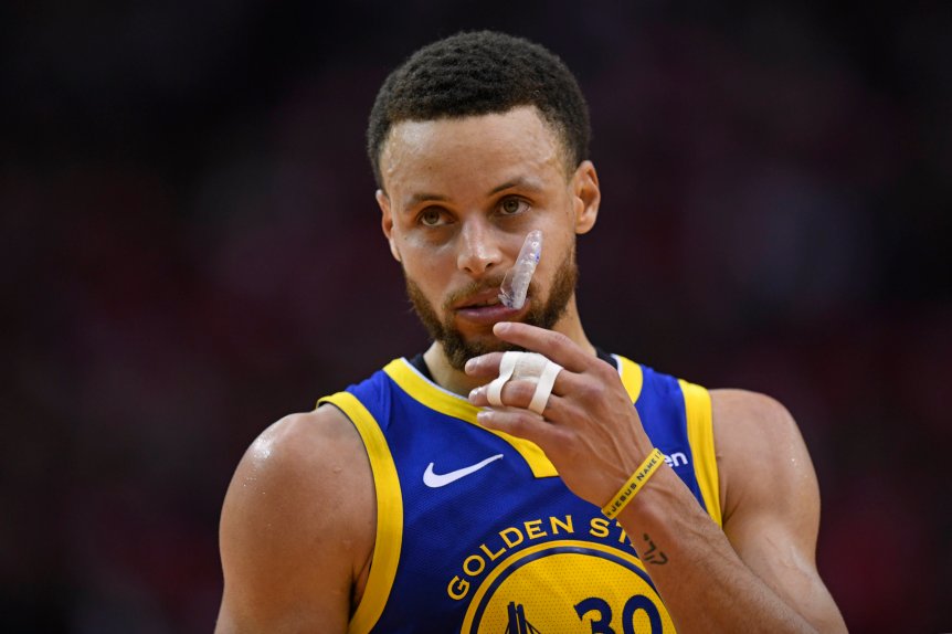 Stephen Curry blessé à son doigt