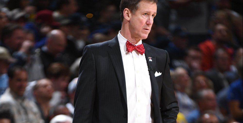 Terry Stotts est apparu avec un noeud papillon