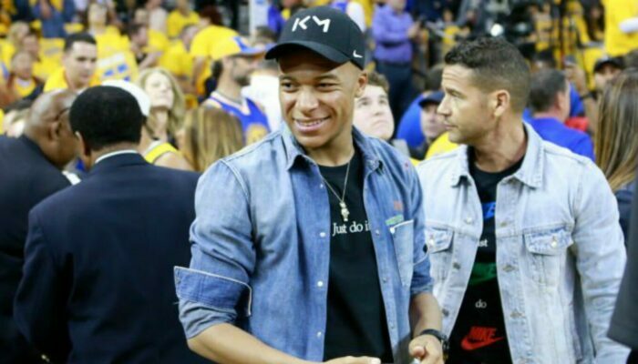 Kylian Mbappe était présent à l'Oracle Arena cette nuit pour le game 6 des Finales entre les Warriors et les Raptors