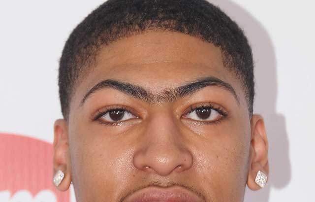 les sourcils de Davis