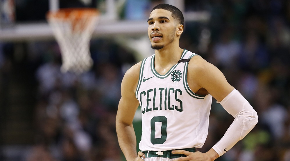 Jayson Tatum est sous le feu des projecteur dans le feuilleton "Anthony Davis chez les Celtics", il pourrait aller aux Pelicans