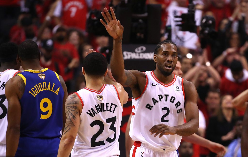 Kawhi Leonard et Fred VanVleet