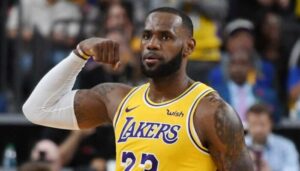 NBA – LeBron James rejoint un club d’élite dans l’histoire des Finales