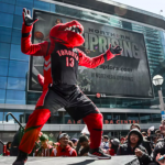 Les Raptors mettent Toronto en lumière