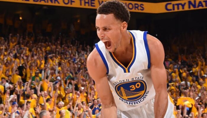 Stephen Curry victorieux lors des Finales 2015