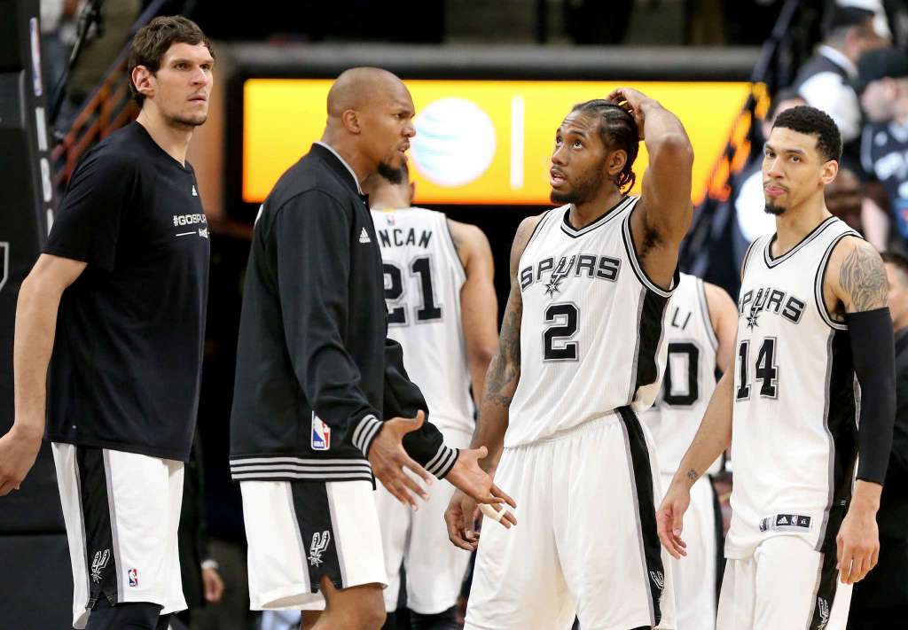 David West et Kawhi Leonard