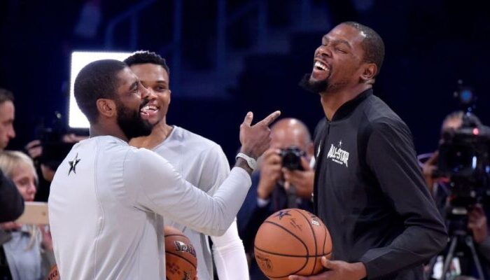Kyrie Irving et Kevin Durant joueront bien pour les Nets l'an prochaine, une catastrophe pour les Knicks ?
