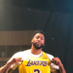 NBA – Anthony Davis porte la tenue des Lakers pour la première fois !