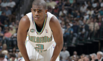 NBA – Chris Paul révèle le premier joueur qui lui a botté les fesses Chris Paul avait déjà joué sous le maillot d'Oklahoma City lors de ses deux premières saisons en NBA