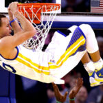 NBA – Steph Curry rate 3 dunks de suite devant la foule !
