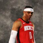 NBA – Russell Westbrook pose pour la première fois avec le maillot des Rockets