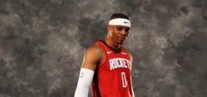 NBA – Russell Westbrook pose pour la première fois avec le maillot des Rockets