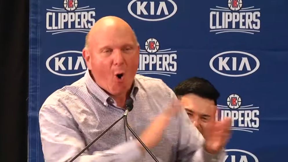 Steve Ballmer est chaud bouillant lors d'une conférence de presse