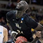 NBA – Tacko Fall adoubé par un célèbre comédien !