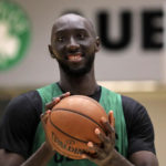 NBA – Tacko Fall sort un dunk à 360 degrés !