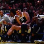 NBA – Brook Lopez déclenche la folie, Popovich obligé de le faire entrer
