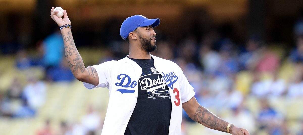 Anthony Davis lance son pitch avec les Dodgers