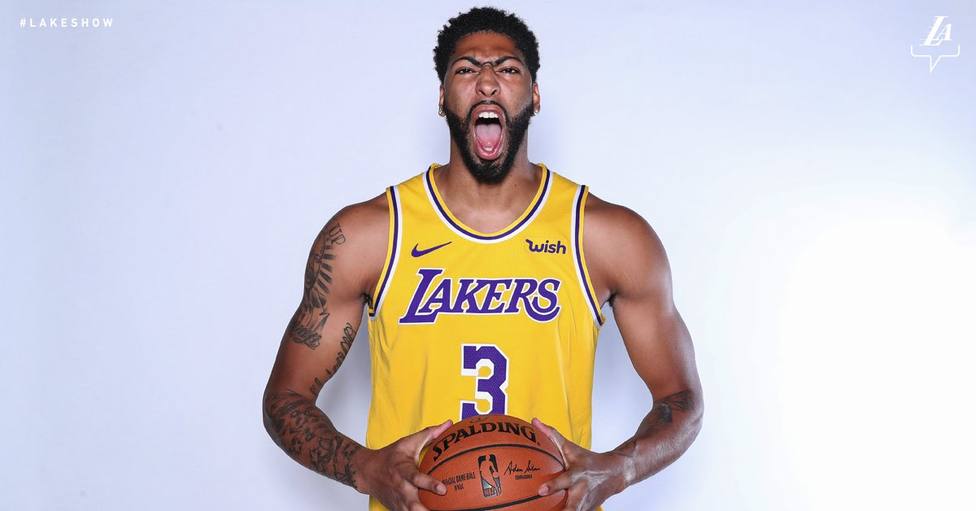 NBA L ancien numero 3 des Lakers Devean George reagit au choix de maillot d Anthony Davis
