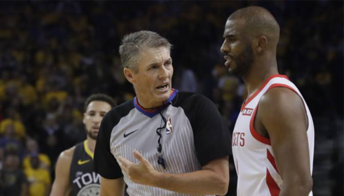 Pourquoi Chris Paul tape sur les nerfs des arbitres