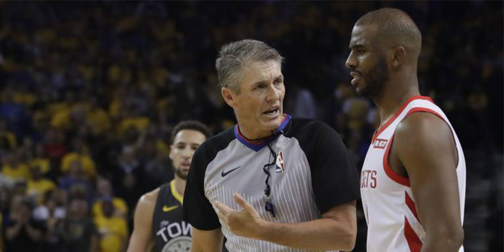 Pourquoi Chris Paul tape sur les nerfs des arbitres