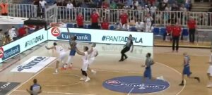 Mondial – Giannis s’éclate dans la raquette serbe !