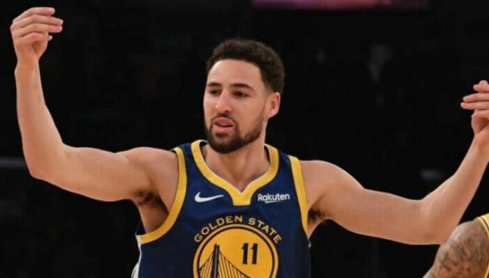 Klay Thompson prend déjà des tirs quelques semaines après son opération