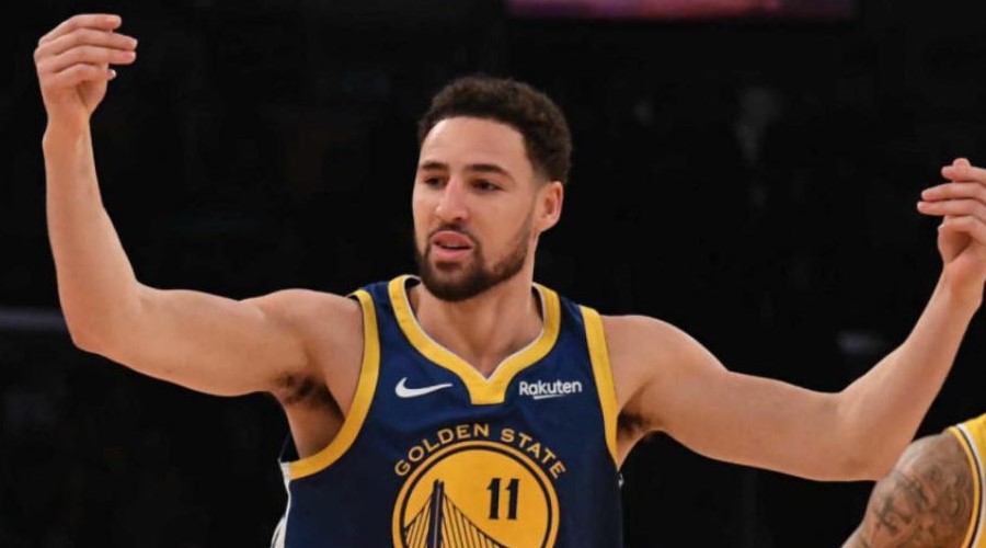 Klay Thompson prend déjà des tirs quelques semaines après son opération