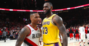 NBA – LeBron réagit aux stars présentes au bord du terrain pour Lakers vs Clippers